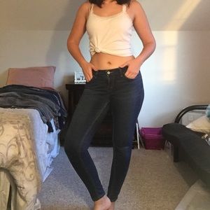 Levi’s mid-rise skinny jeggings